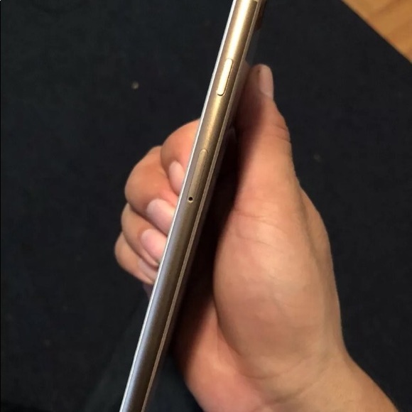 iPhone 8 Plus - Picture 4 of 4